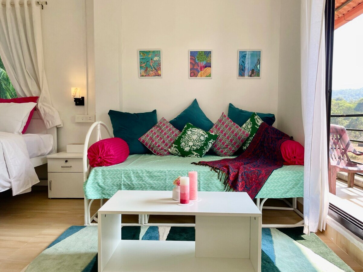 Sky Studio Apartment | Blue Sky Rentals - Tap to explore photos