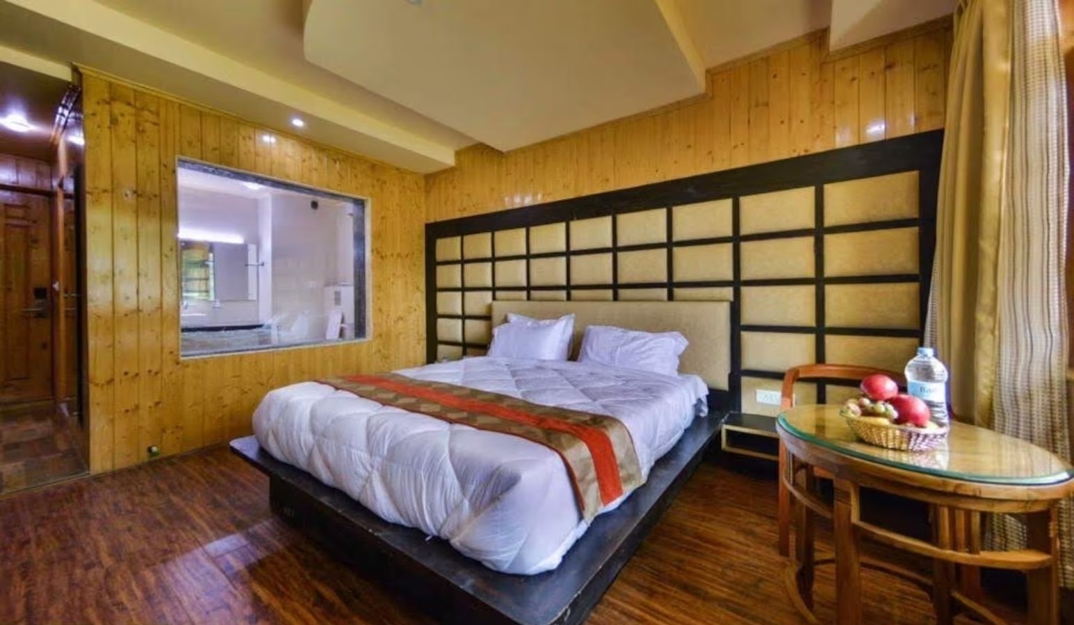 Welcome Resort Sonamarg - Tap to explore photos