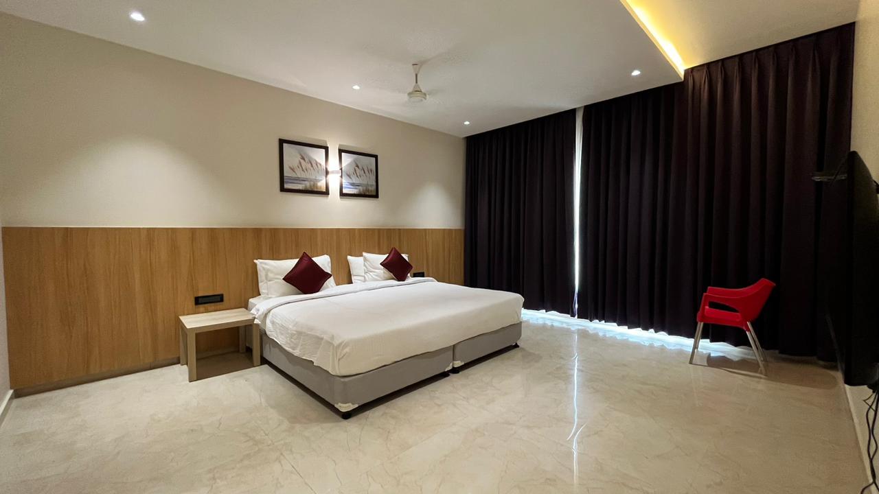 Golden Sands Beach Resort - Tap to explore photos