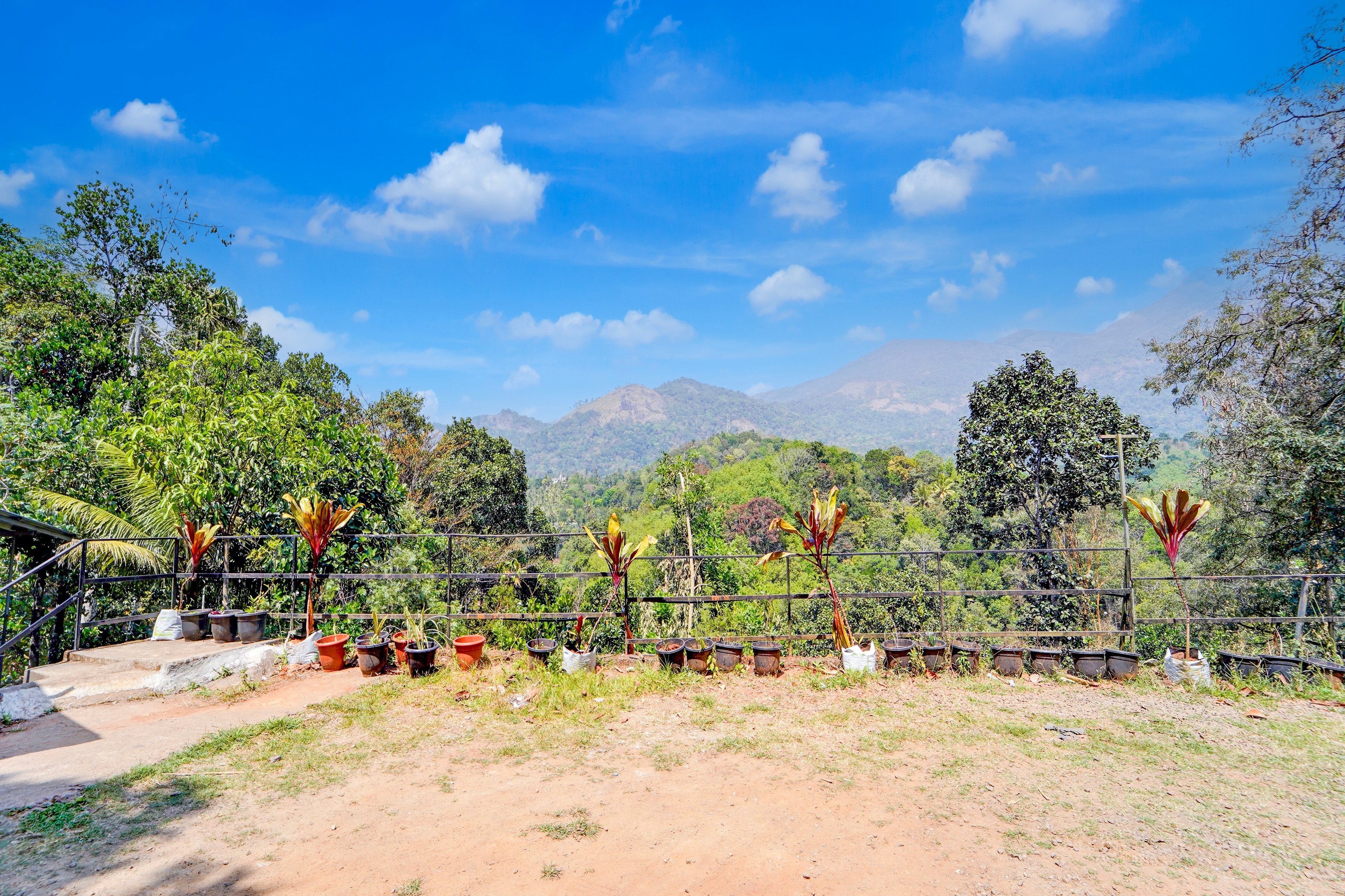 Collection O Kunchithanny Road Munnar Formerly Indeevaram Resort - Tap to explore photos