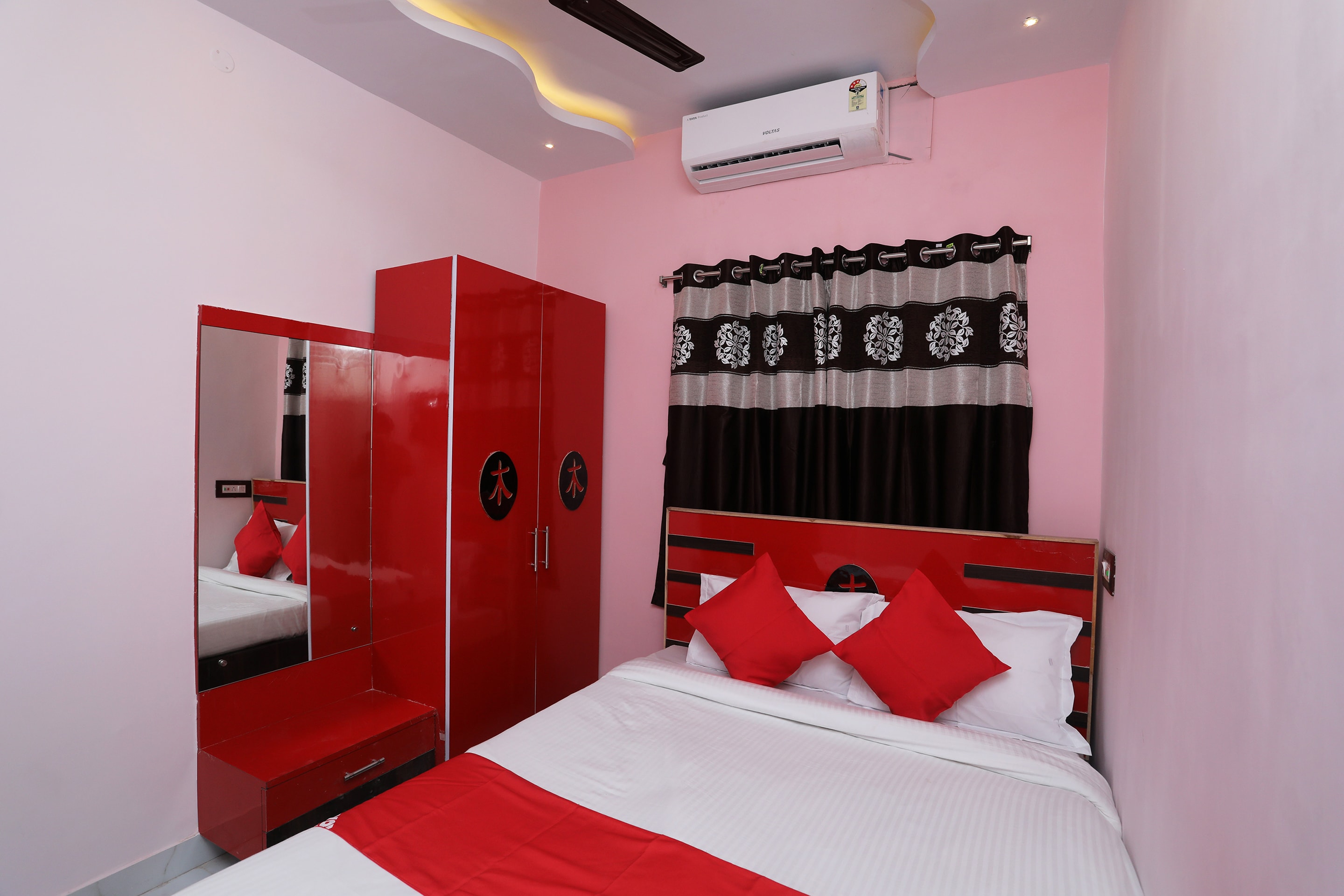 Super Hotel O Hr Inn Near City Centre Salt Lake - Tap to explore photos