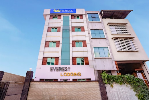 FabHotel Everest - Nr. Vashi
