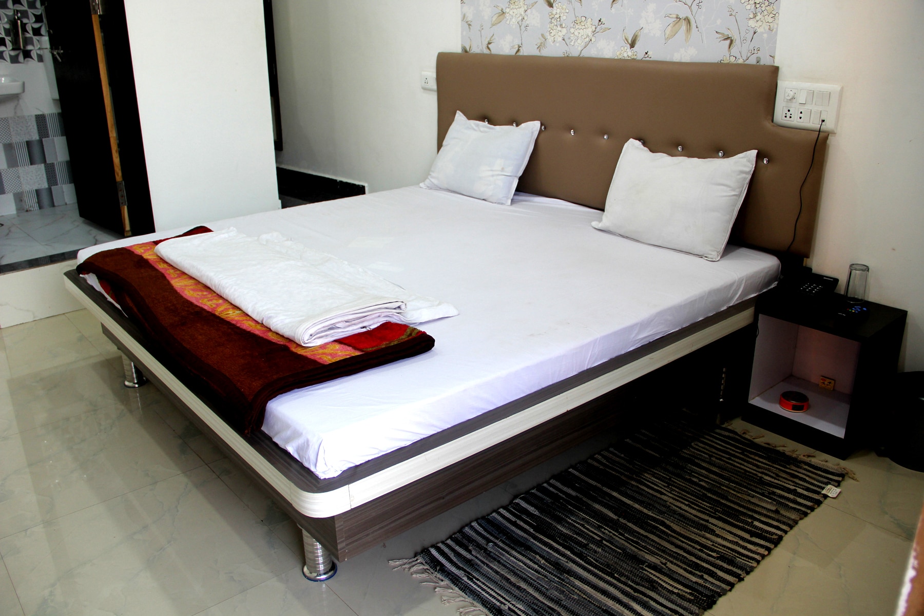 Hotel Mayur - Tap to explore photos