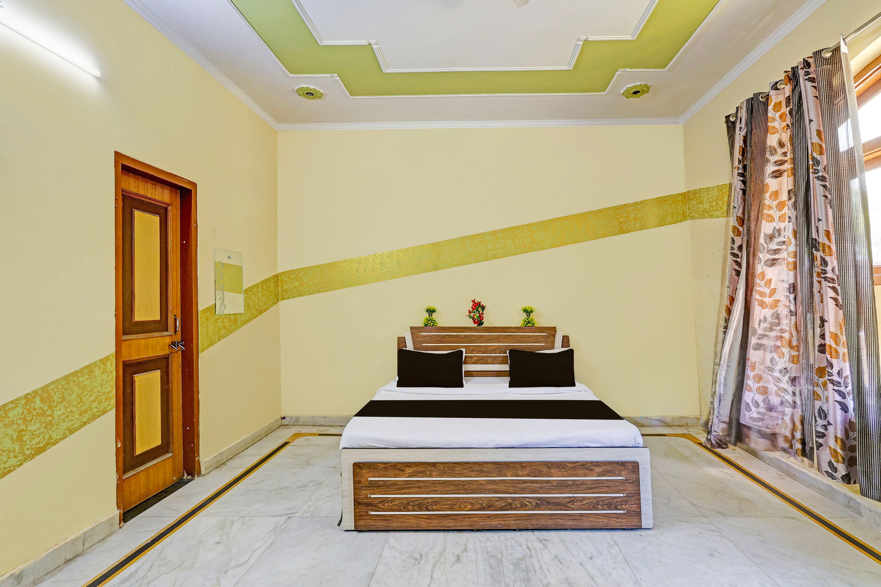 Hotel O TheTaj Palace - Tap to explore photos