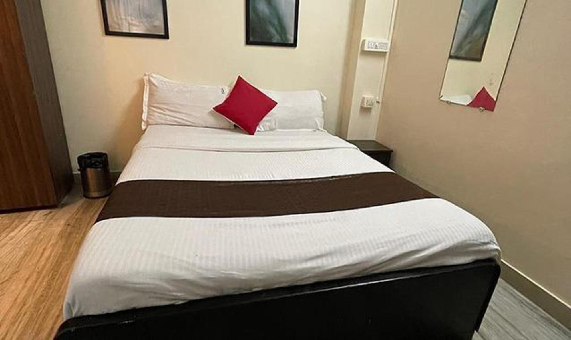 FabHotel Kolstay Inn - Near ghariahat market - Tap to explore photos