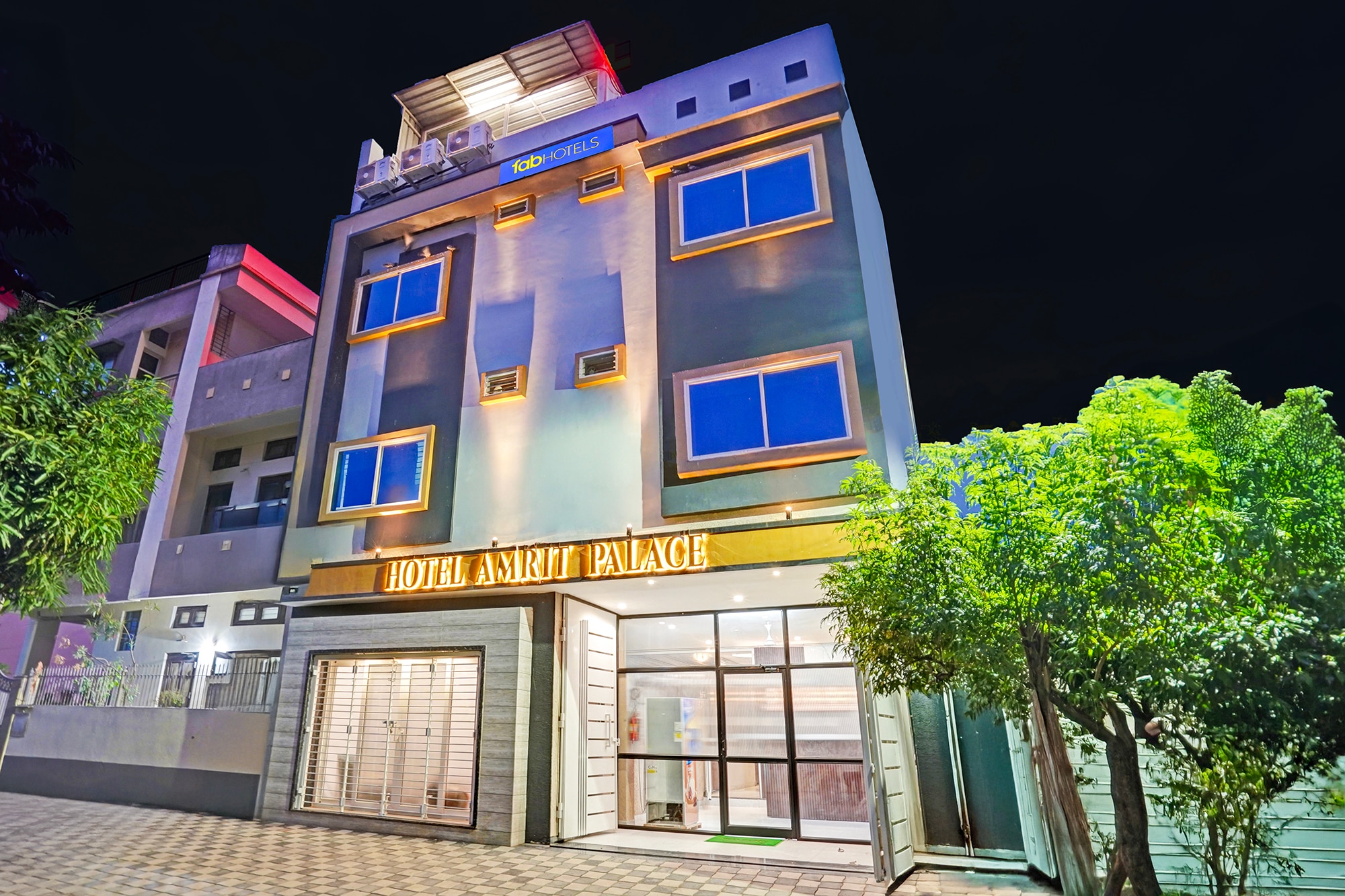 FabHotel Amrit Palace - Skye Corporate Park - Tap to explore photos