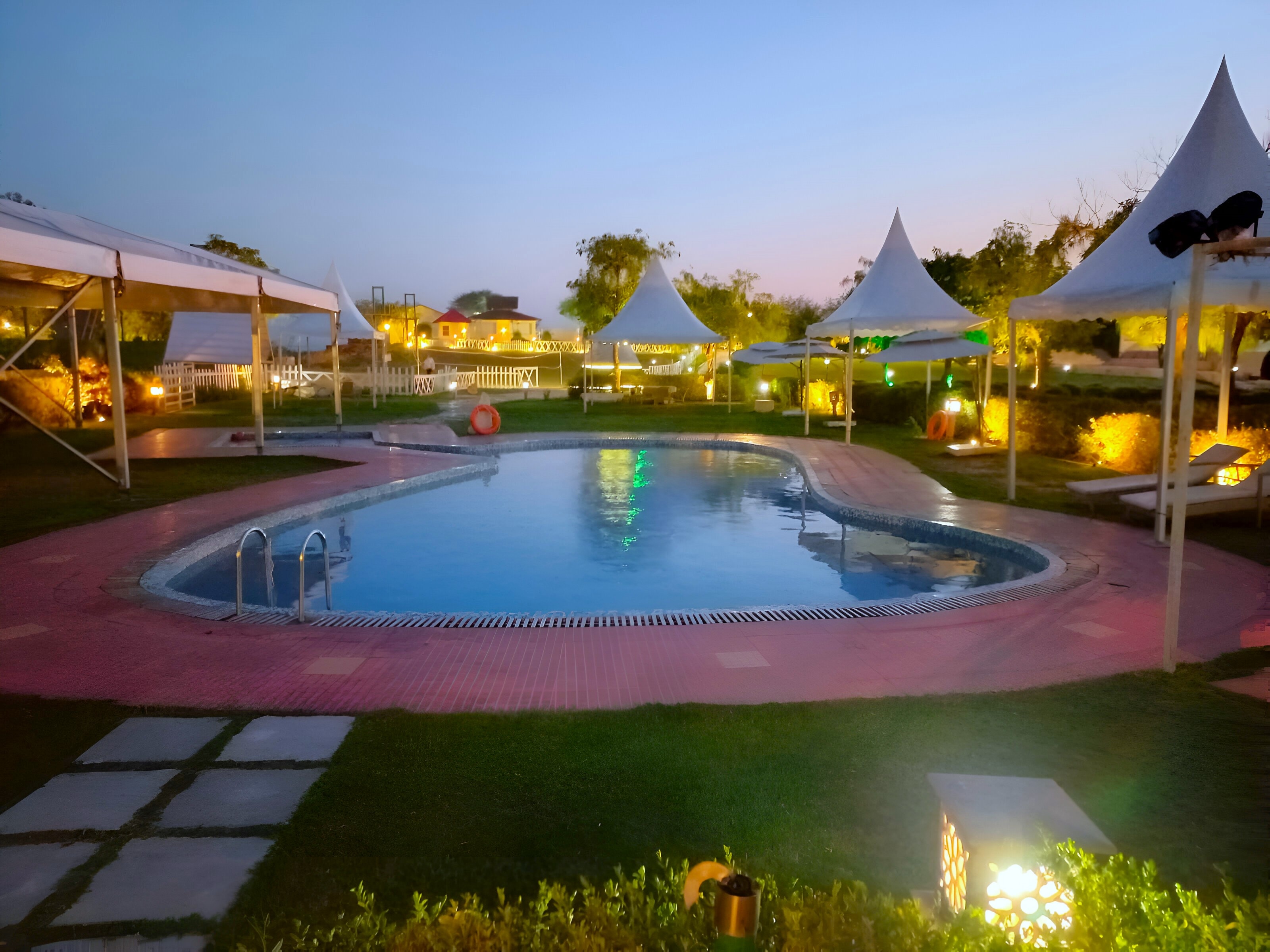 Manohar Villas, Narnaul