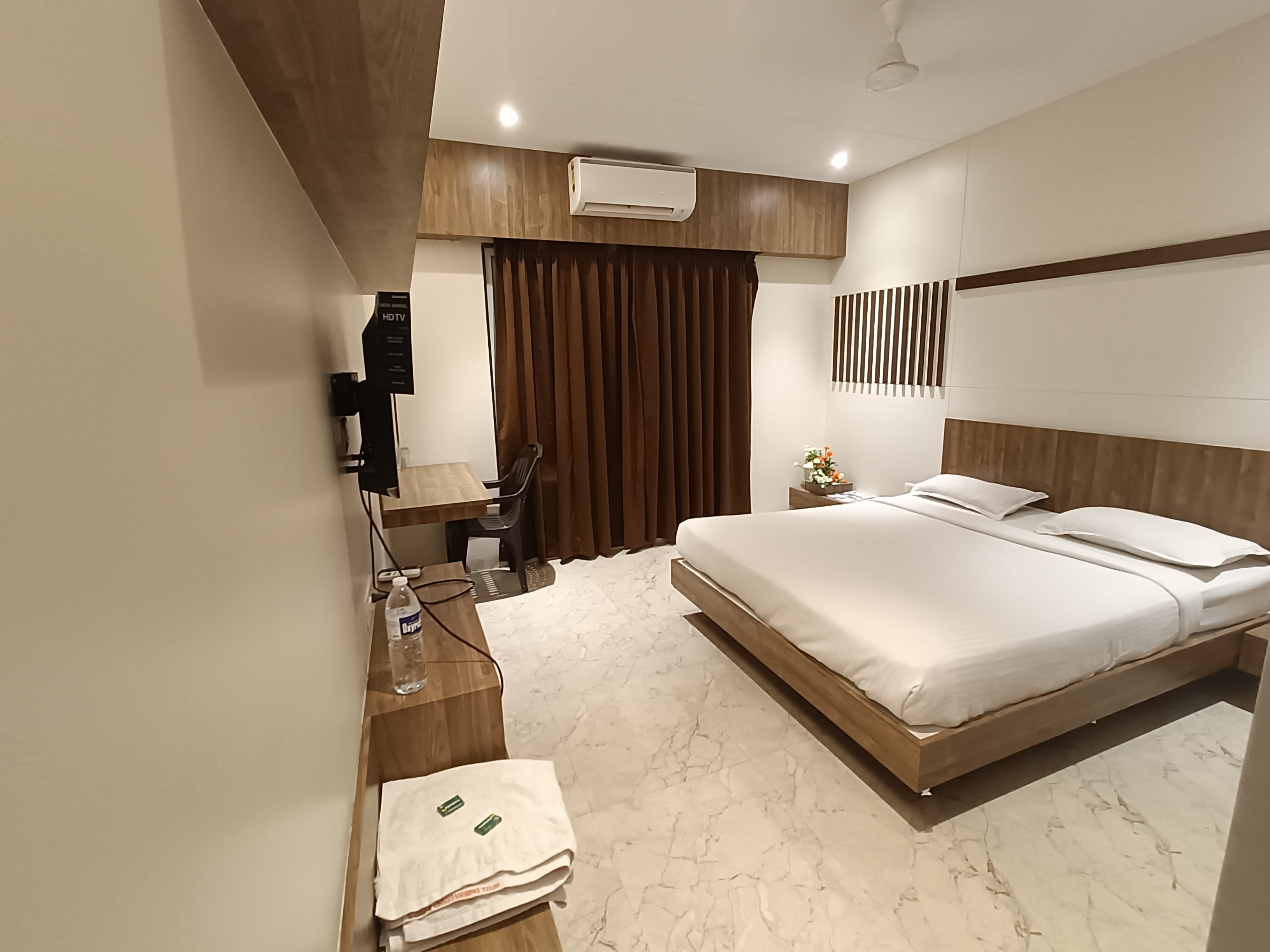 Hotel Dwarka Grand 3