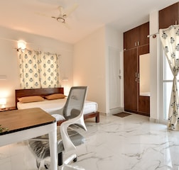 Queen Room with Balcony