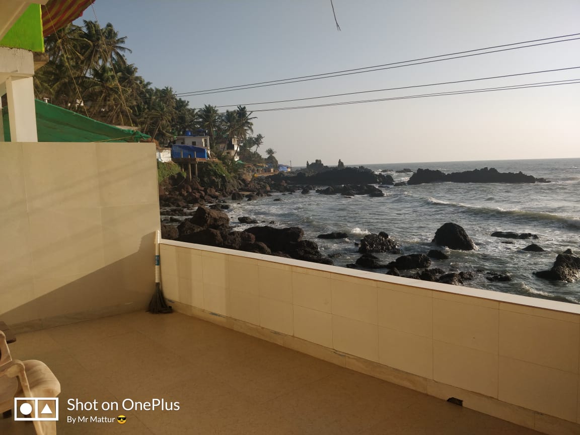 LUDU GUEST HOUSE SEA VIEW - Tap to explore photos