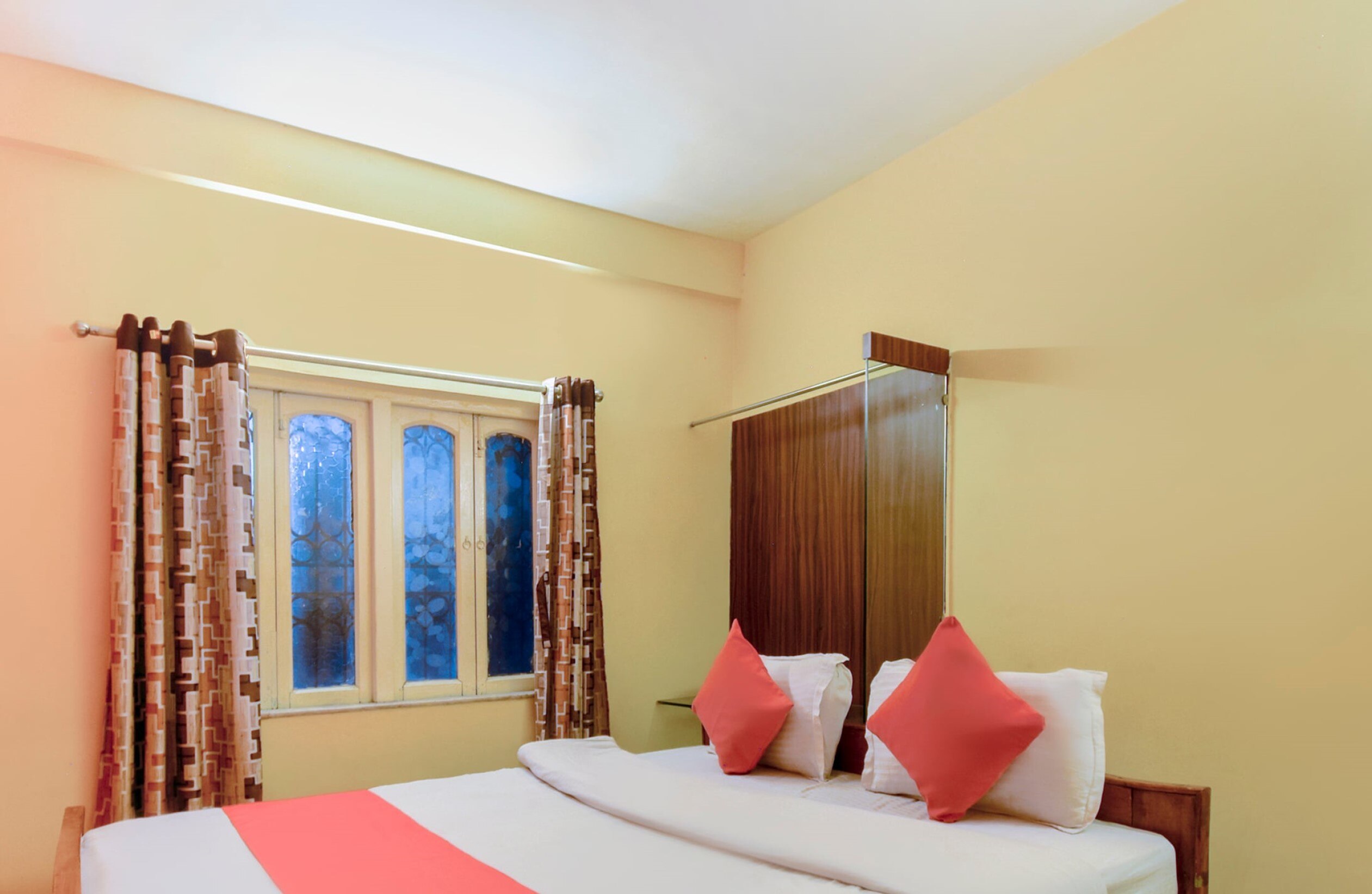 Golden Deer Guest House - Tap to explore photos