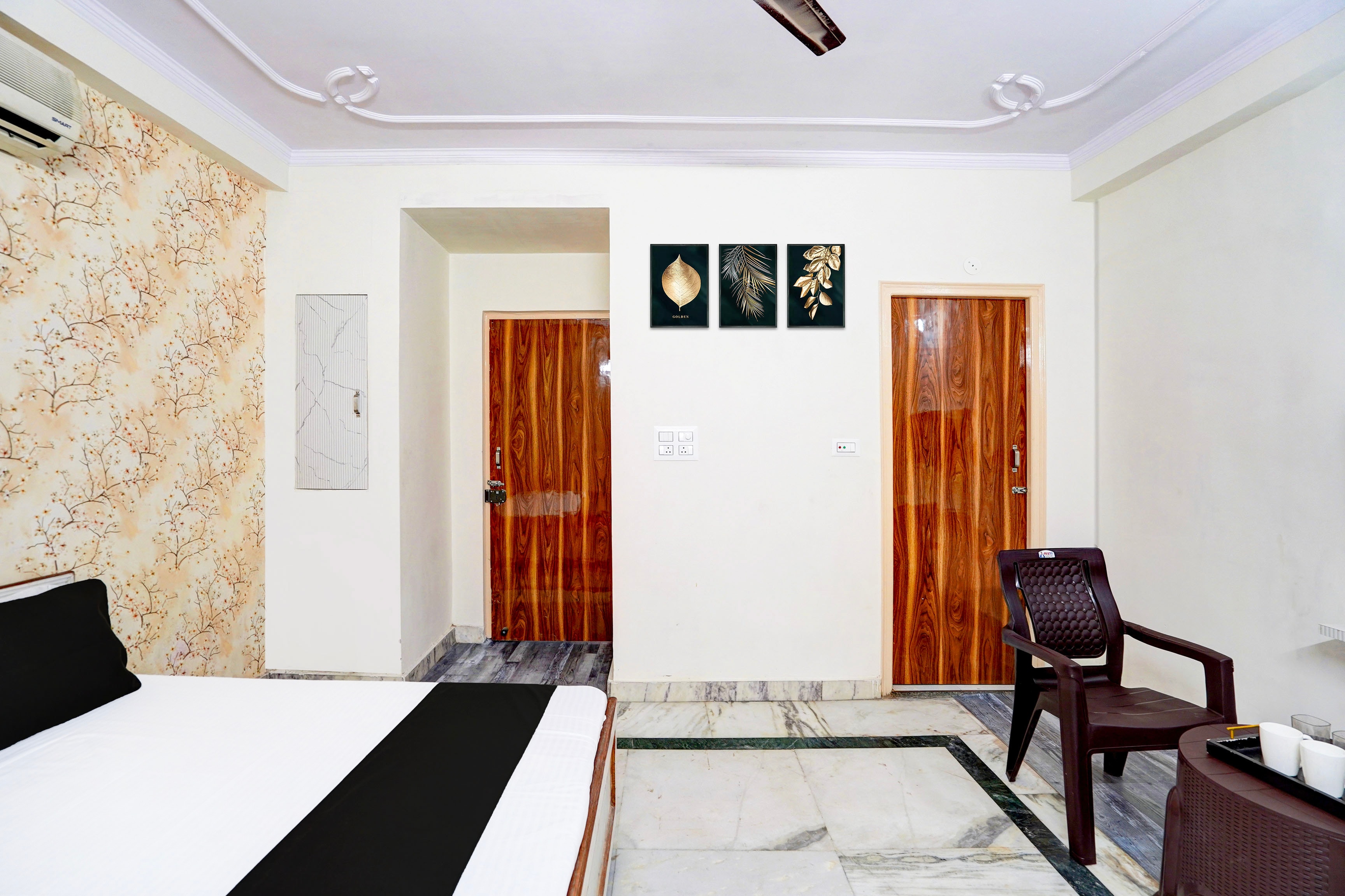 Hotel O THE ROYALL RESIDENCY - Tap to explore photos