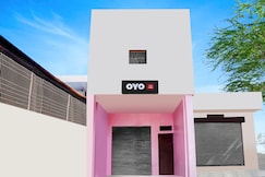 Hotel O Pratiksha, Atrauli