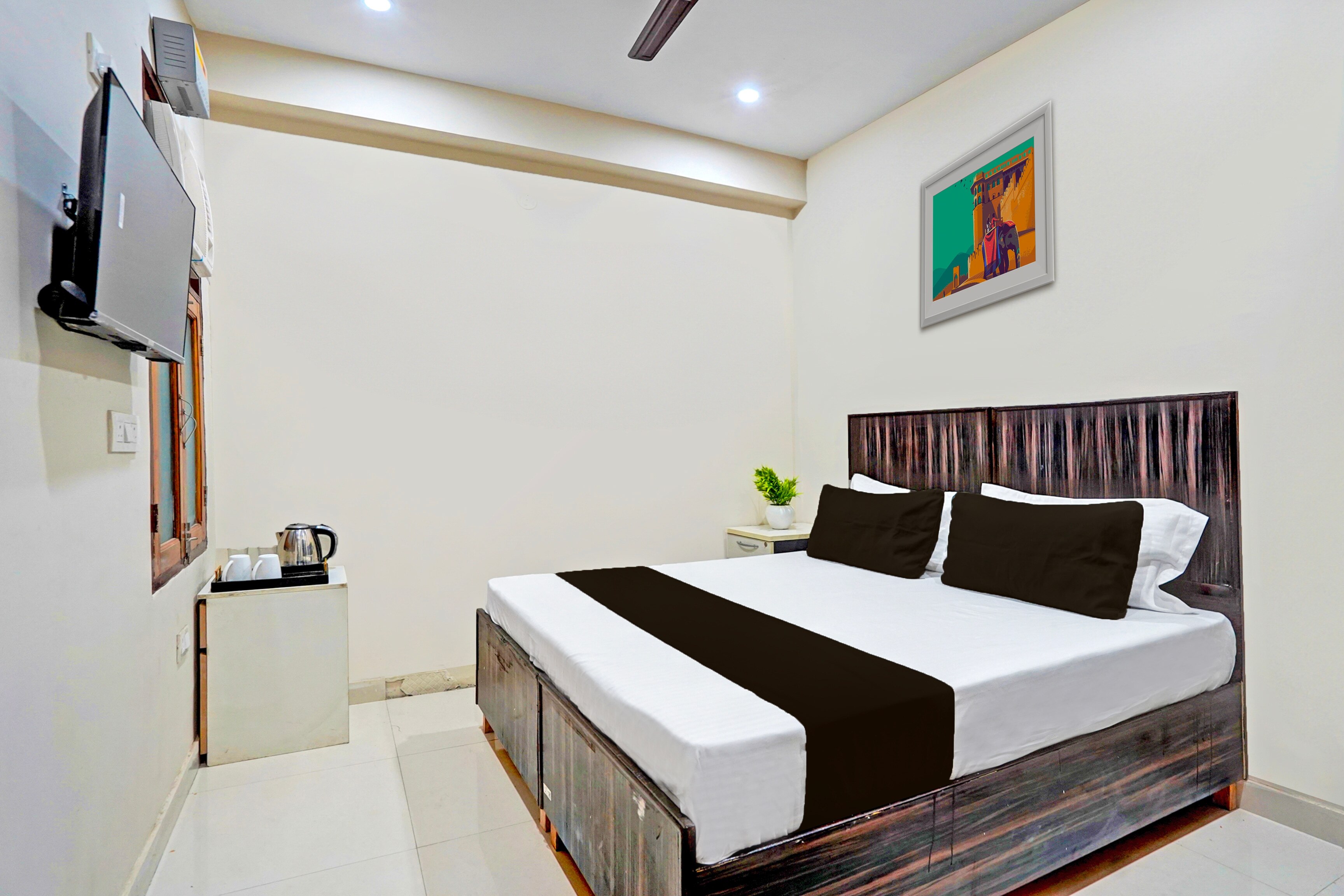 Hotel O Shree Jee Inn Guest House - Tap to explore photos
