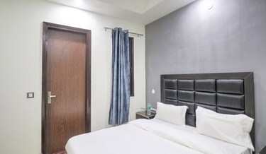 Collection O Mahavir Enclave Near Dashrath Puri Metro Station