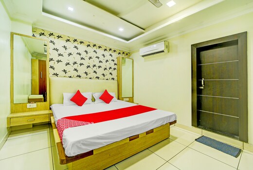 Hotel O My Lord