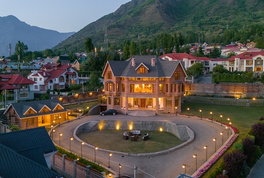LohonoStays Villa Noor