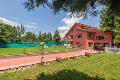 StayVista at Alder @ Pinewood Villa, Srinagar