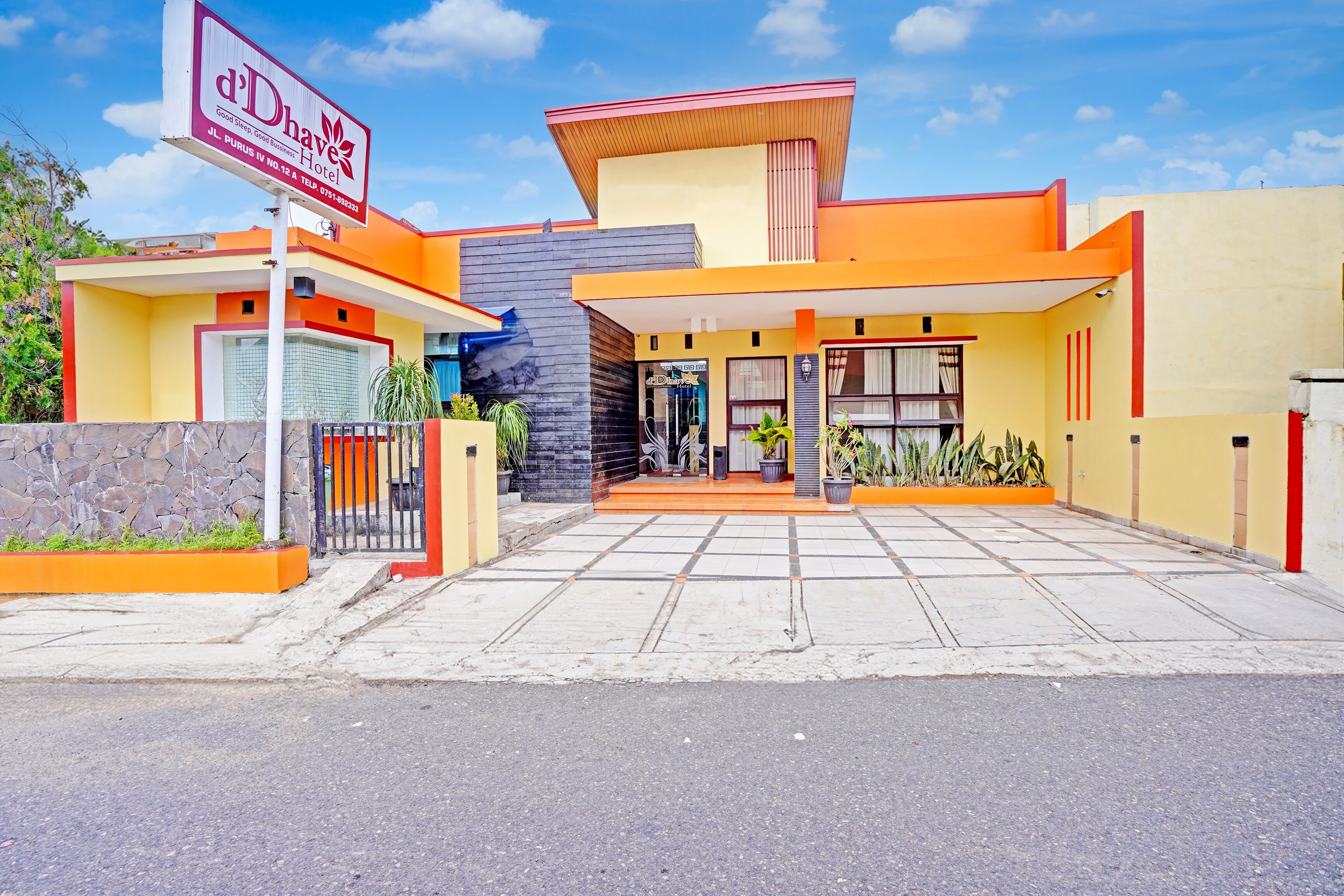 Hotel O Padang City Center Near Pantai Padang Formerly D'Dhave Hotel - Tap to explore photos
