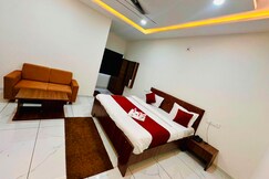 Hotel Kamal, Anand
