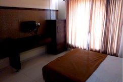HOTEL SAI SHUBHAM (Near Nala Road), Shirdi