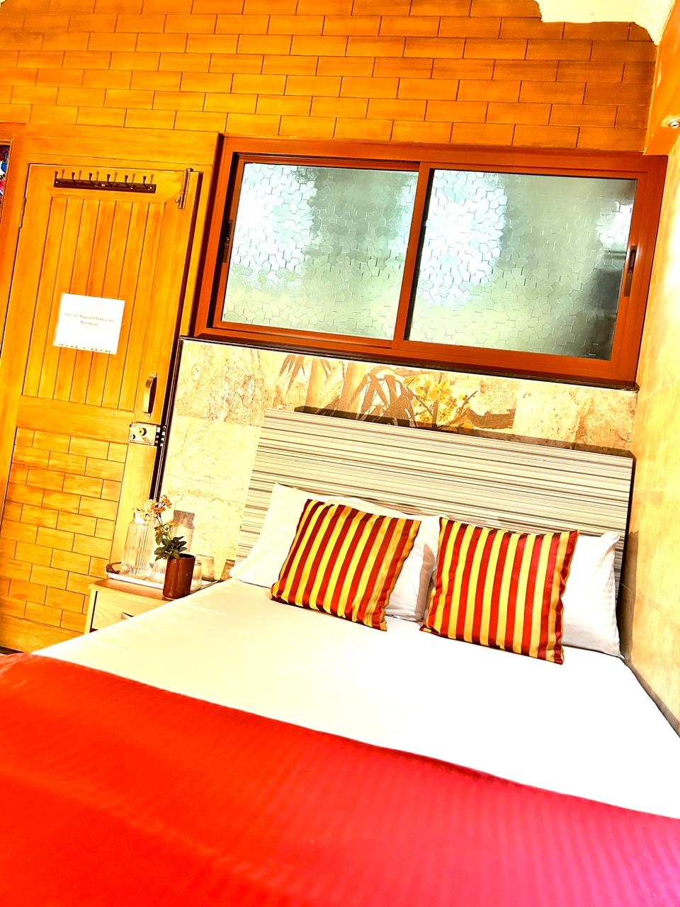 Holiday Home 4 Bedroom Apartment - Tap to explore photos