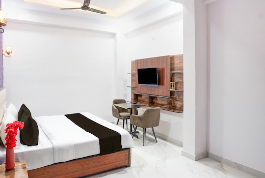 Collection O Shandilya Grand Residency