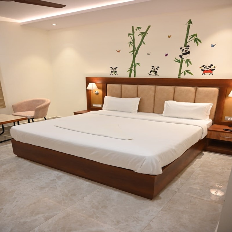 Hotel Heaven Grand, Lucknow - Tap to explore photos