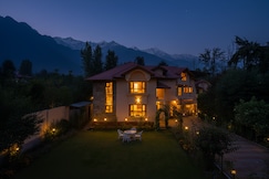 Hotel Alhamra Retreat- Nearby Shalimar Mughal Garden, Srinagar