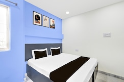 Hotel O HOLIDAY STAR IN Nampally Railway Station, Hyderabad