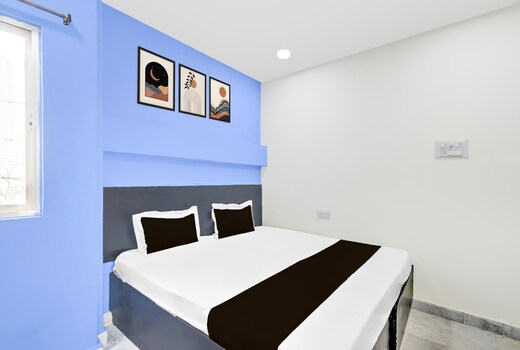 Hotel O HOLIDAY STAR IN Nampally Railway Station