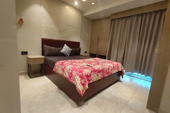Cozy Cloud Cabana, Greater Noida