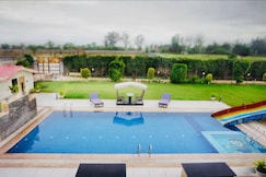 Apple green luxury farm house, Gurgaon