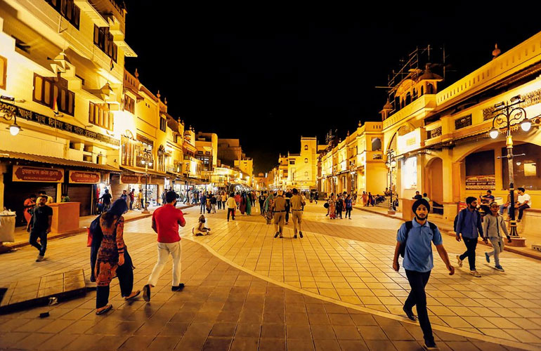Hotel Paradise 5 min walk from Golden Temple - Tap to explore photos