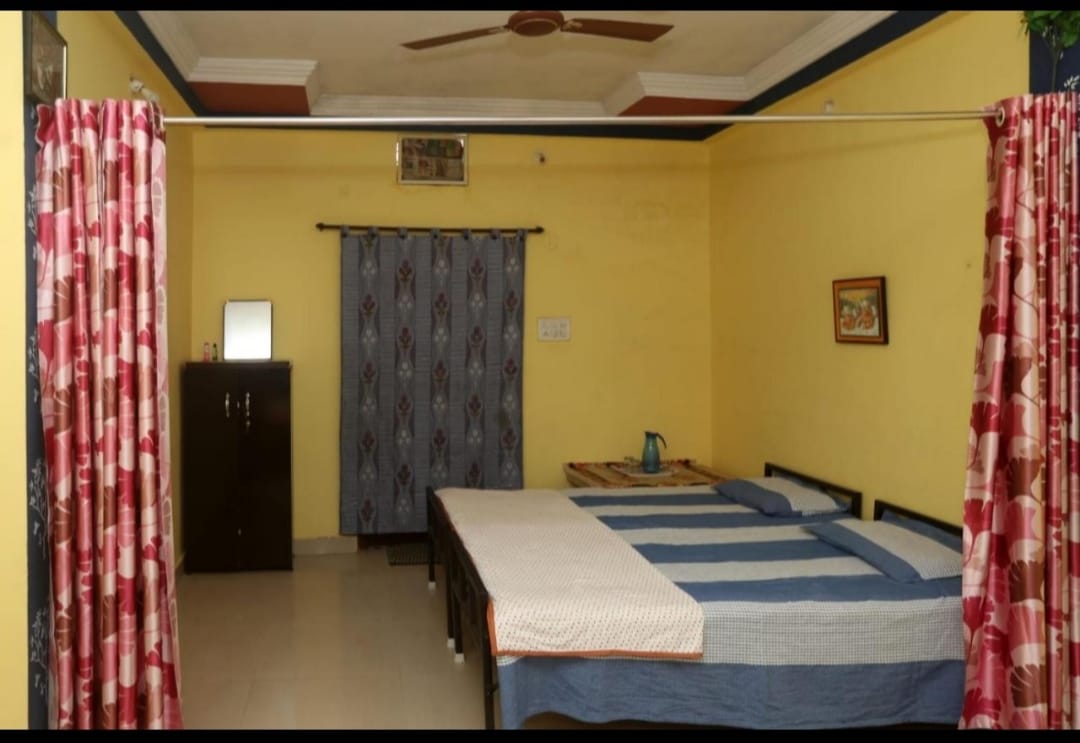 Awantika Orchid Home Stay - Tap to explore photos
