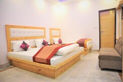 UNV hostel, Delhi