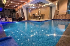 5 BHK LUXURIOUS VILLA WITH PRIVATE POOL AND FULL SIZE CRICKET FOOTBALL TURF, Lonavala