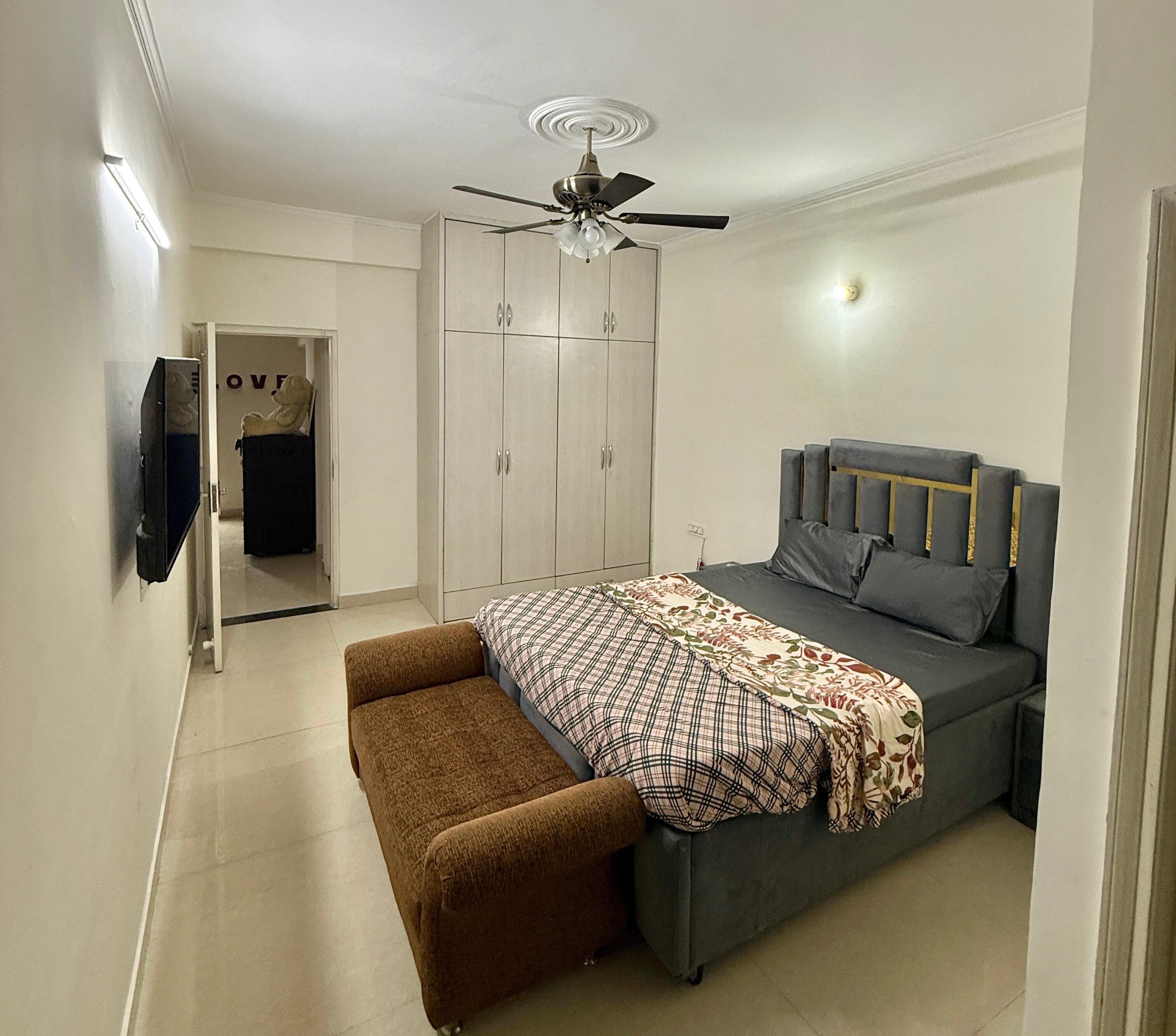 Clean Cozy Stay for Couples - Tap to explore photos