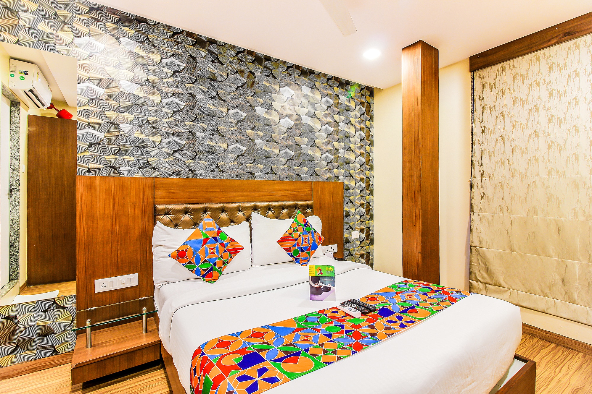 FabHotel Arton Suite - Tap to explore photos