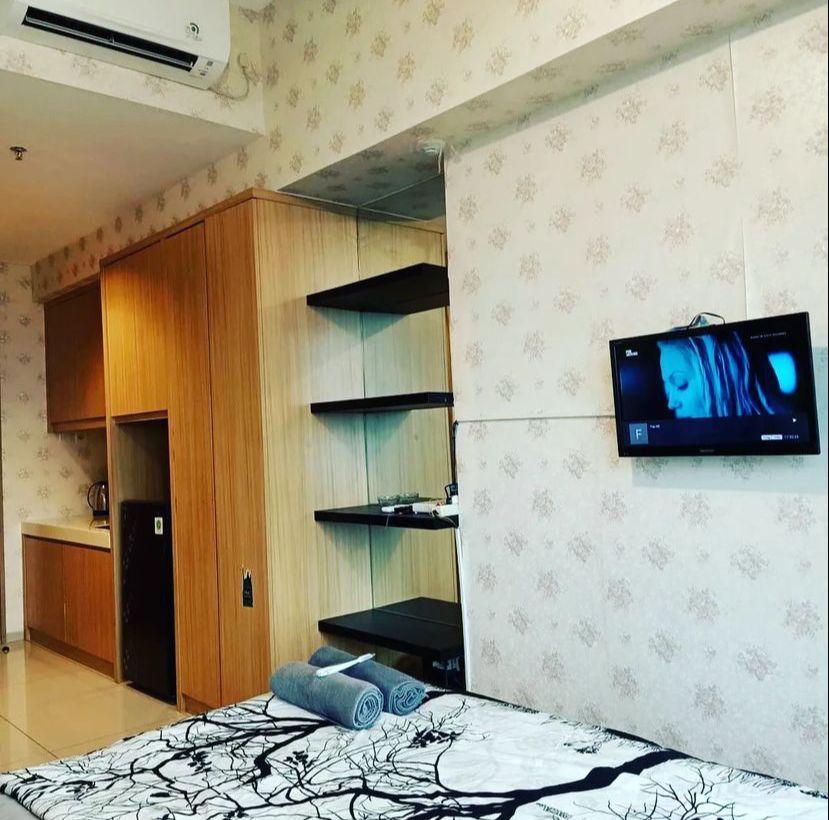 OYO 94107 Nomira Guest Room - Tap to explore photos