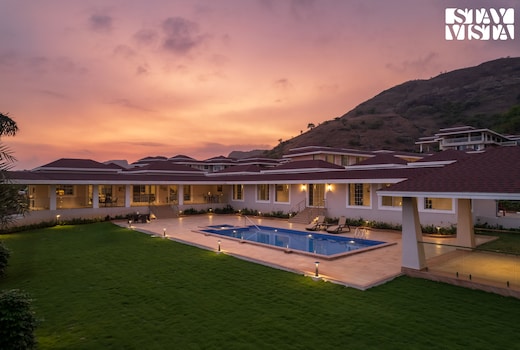 StayVista at Amalfi - Pool, Wi-Fi, Jacuzzi
