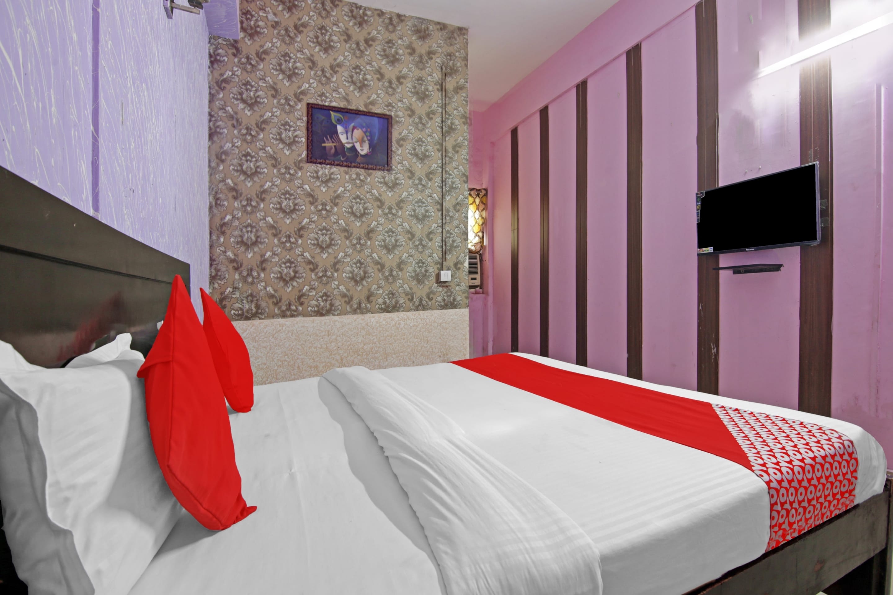 Hotel O Glorious Stayz - Tap to explore photos
