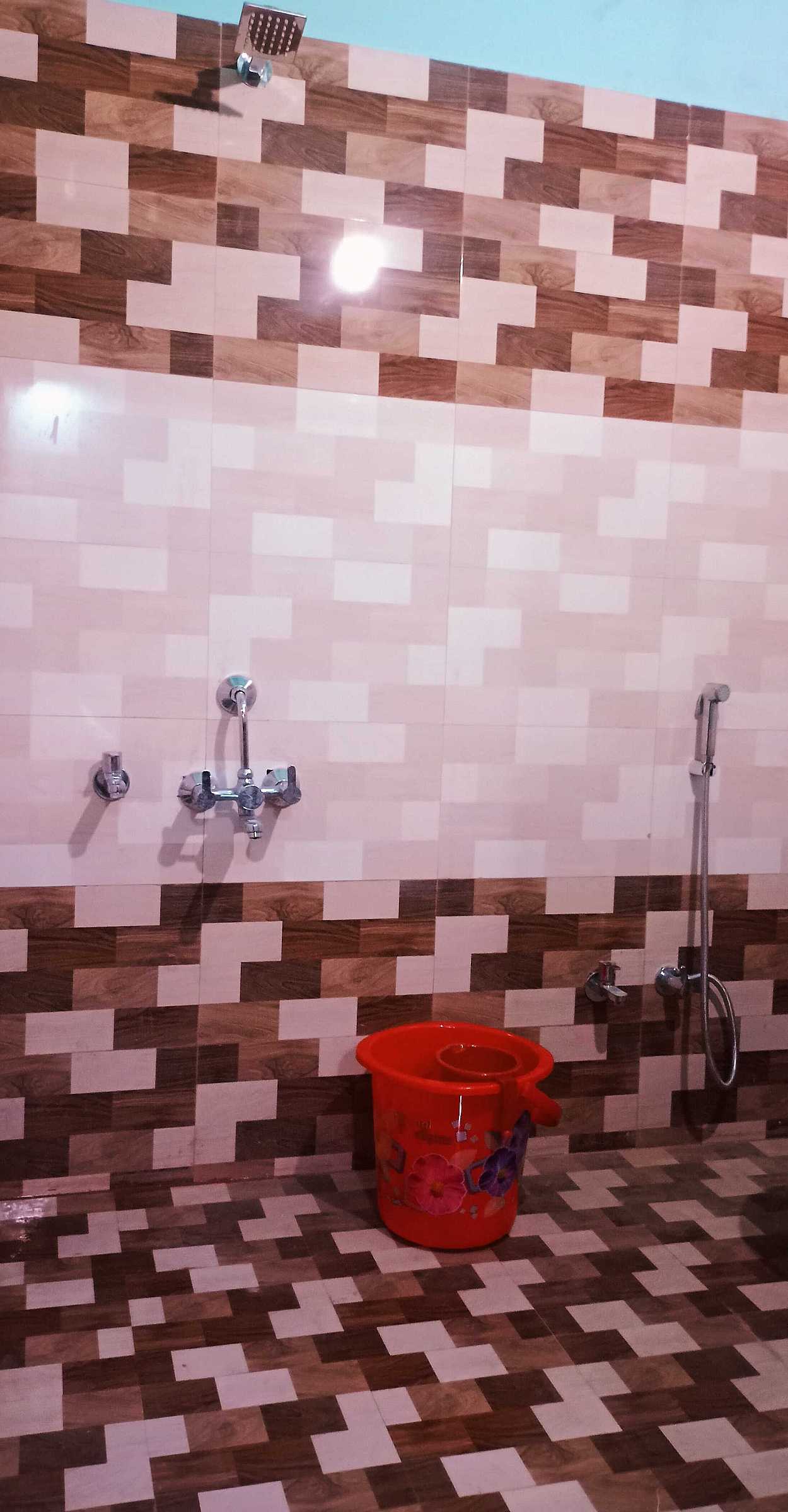 Hotel O Sky Hills Near Chaudhary Charan Singh International Airport - Tap to explore photos