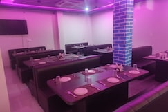 Hotel S. Dream, Mehandipur