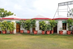 Hotel Airport Farm 4Br pool lawn, Jaipur