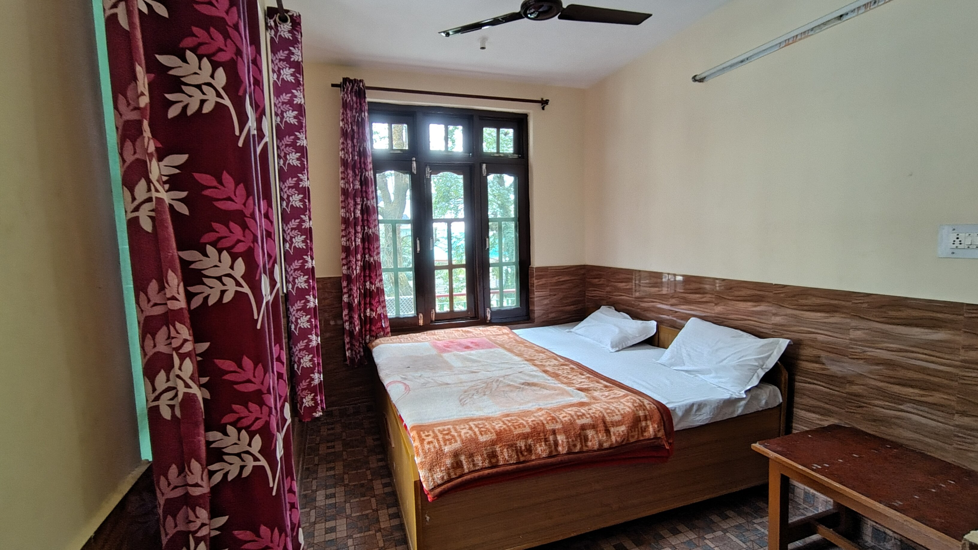 Private Room at Upper Bhagsunag - Tap to explore photos