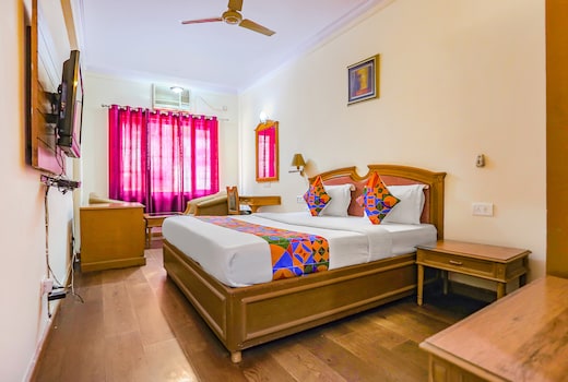 FabHotel Altus