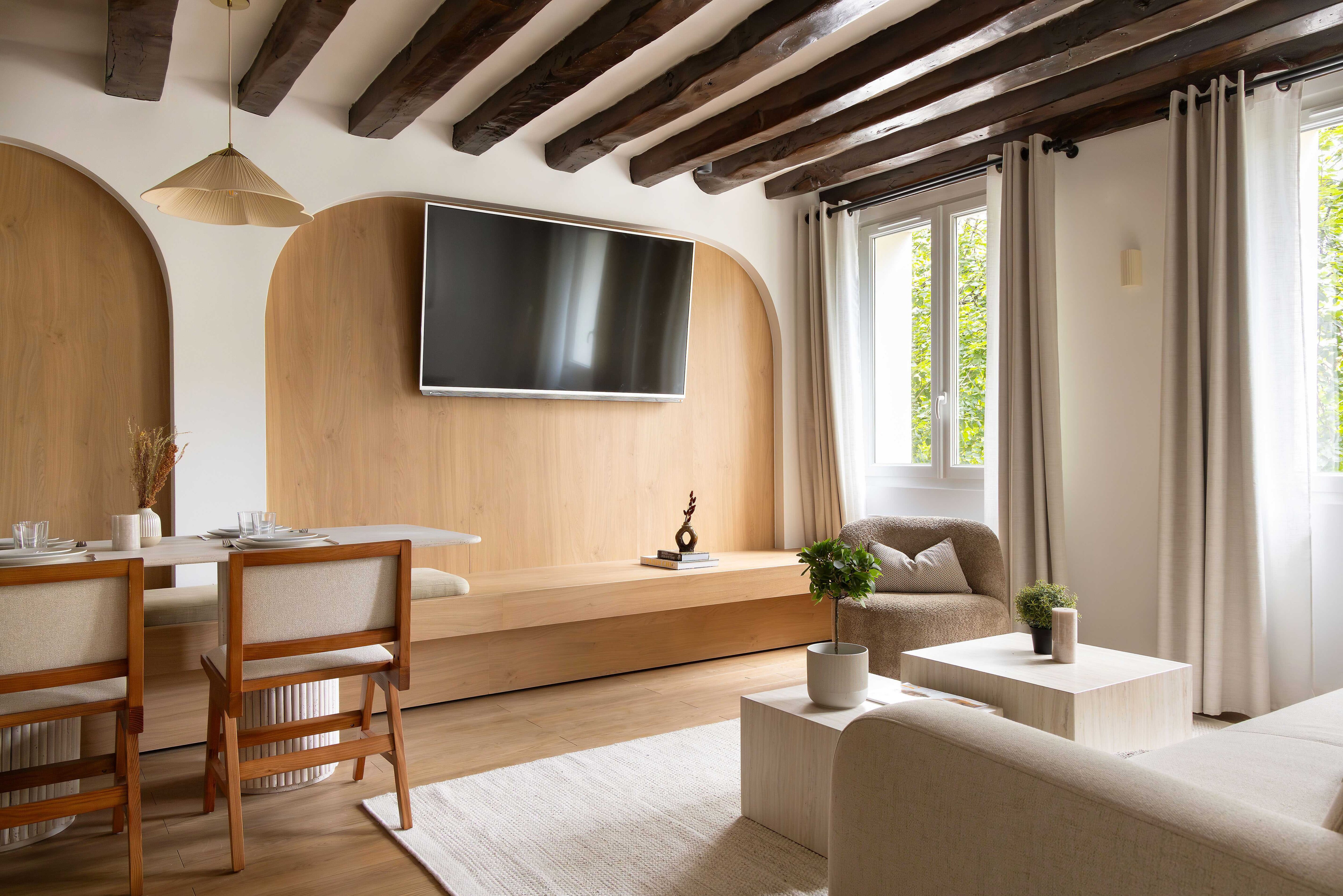 7 Rue des Innocents, 75001 Paris, France - Tap to explore photos
