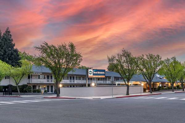 Best Western Town House Lodge - Tap to explore photos