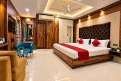 Hotel Orion Crystal, Raypur
